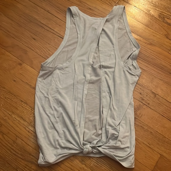 Gap Workout tank - Picture 2 of 2